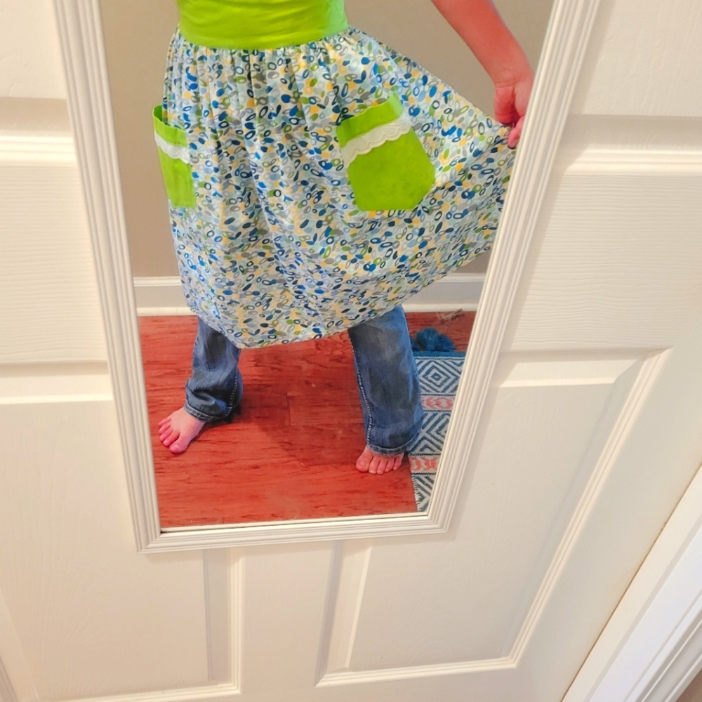 Half apron